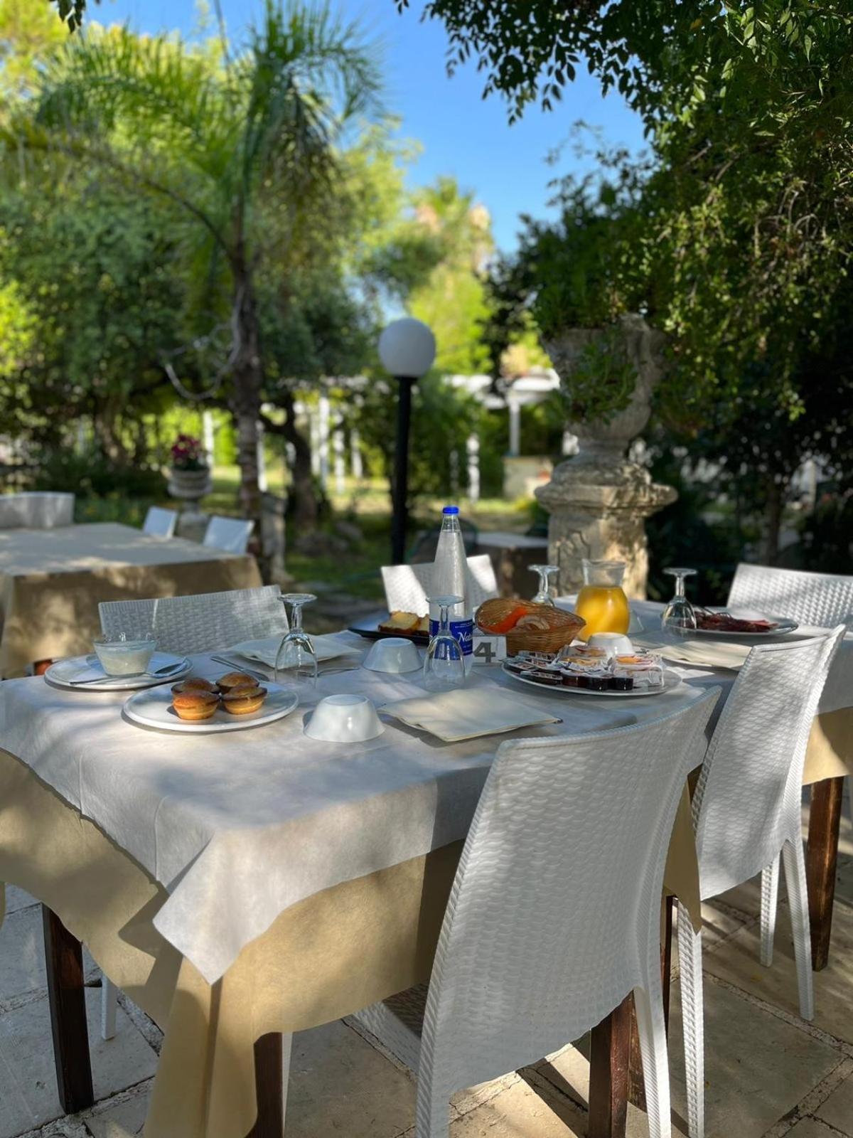Agriturismo Tenuta La Monaca Aradeo 外观 照片